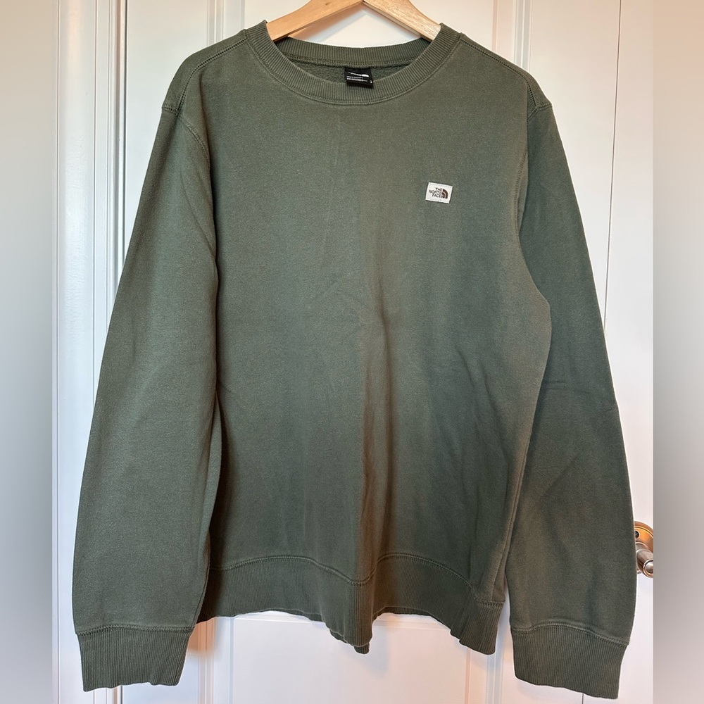 The North Face Olive sweatshirt, small
Logo patch on chest, men’s size L